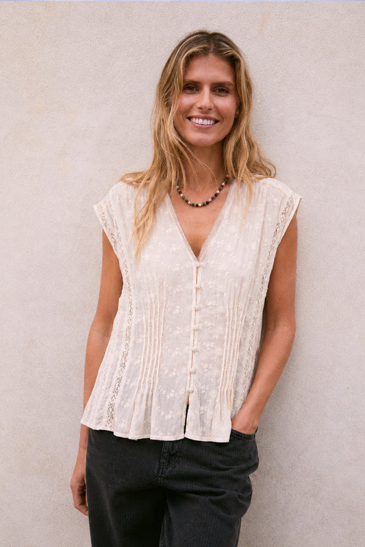 EMBROIDERED ROMANTIC TOP 4