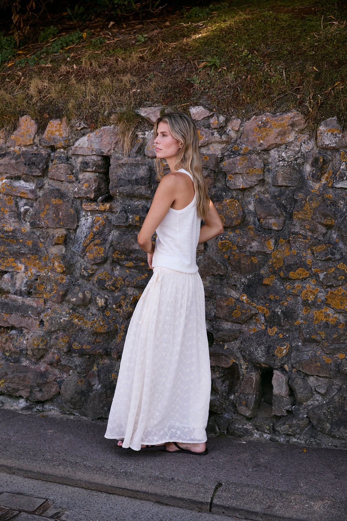 EMBROIDERED ROMANTIC SKIRT