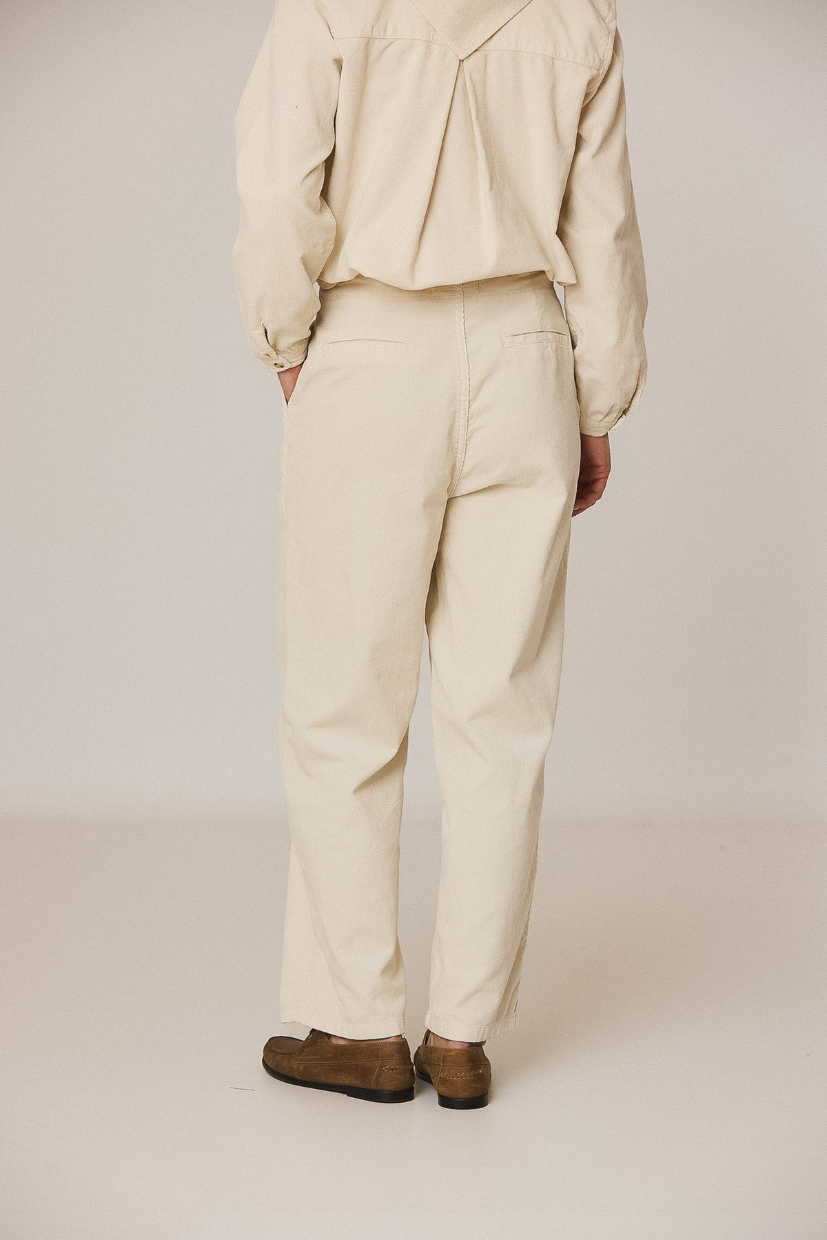 CORDUROY CARROT PANTS