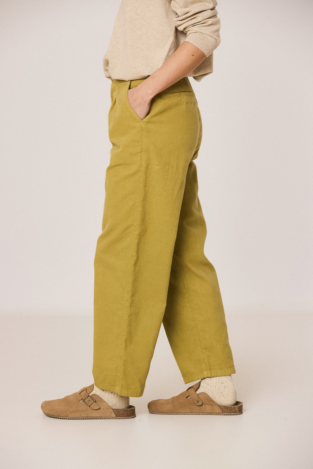 CORDUROY CARROT PANTS