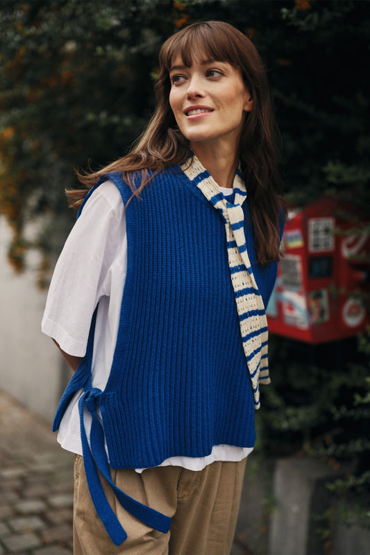 CASHMERE SIDE-TIE VEST 1