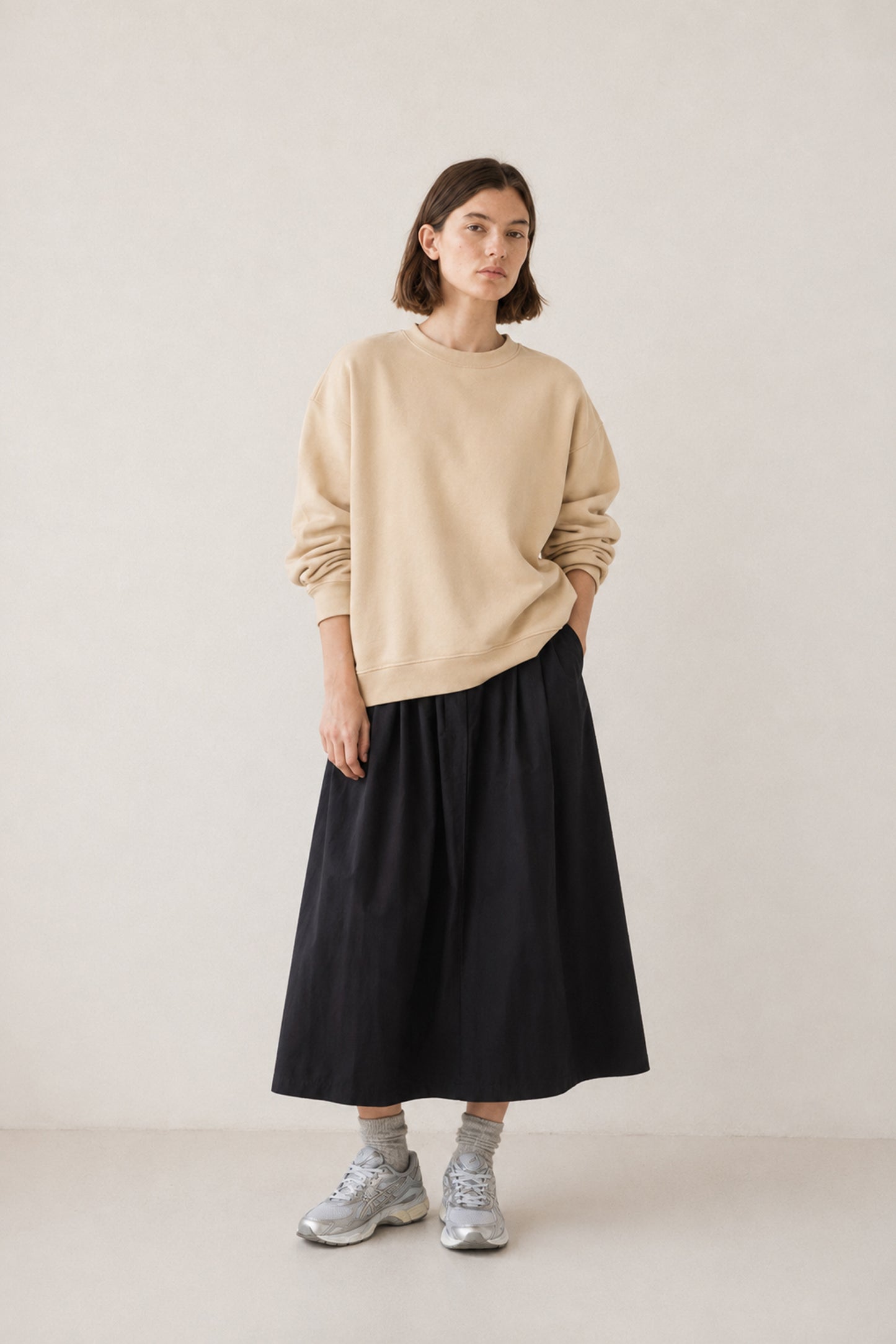 BASIC PLEATED SWEATSHIRT