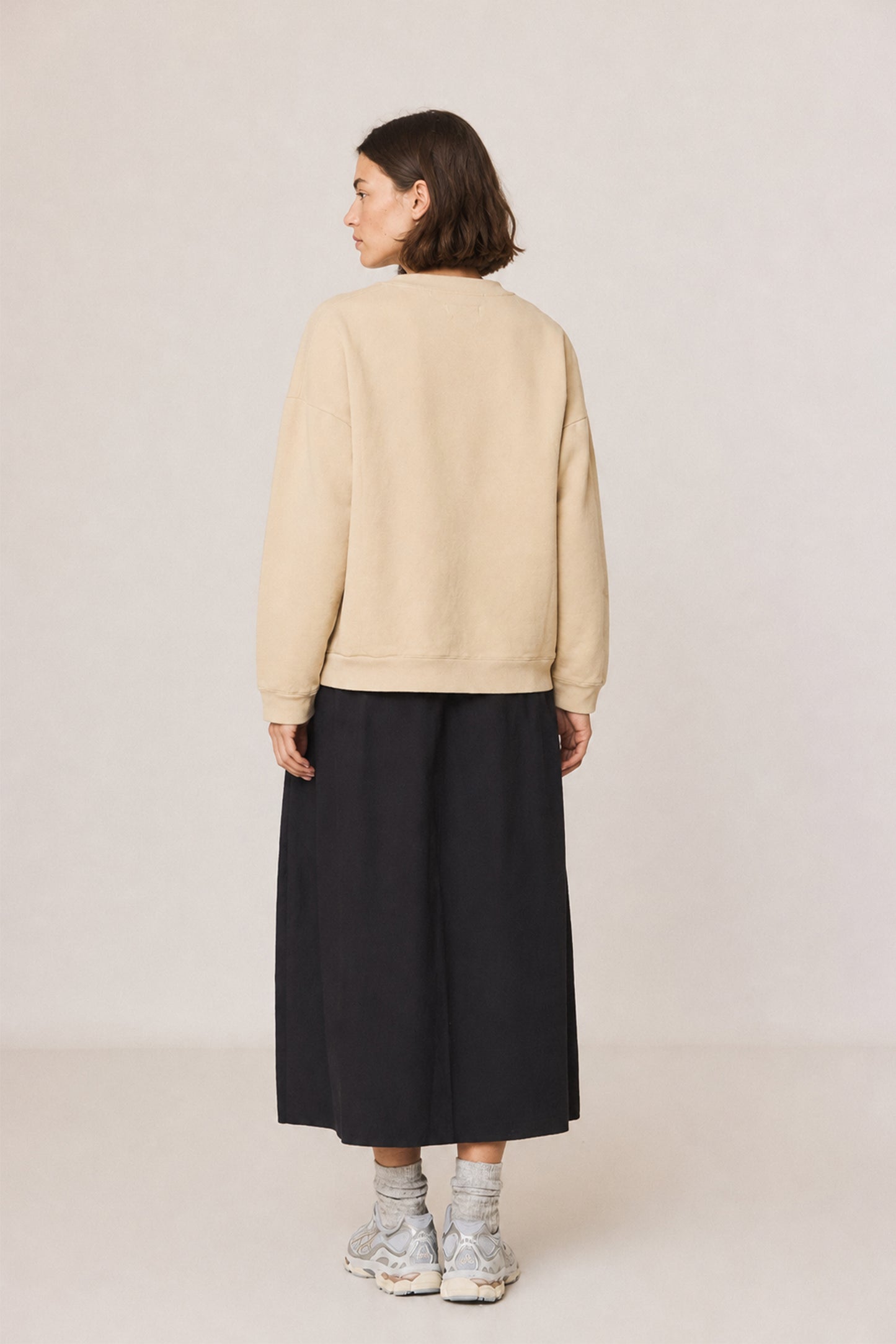 BASIC PLEATED SWEATSHIRT