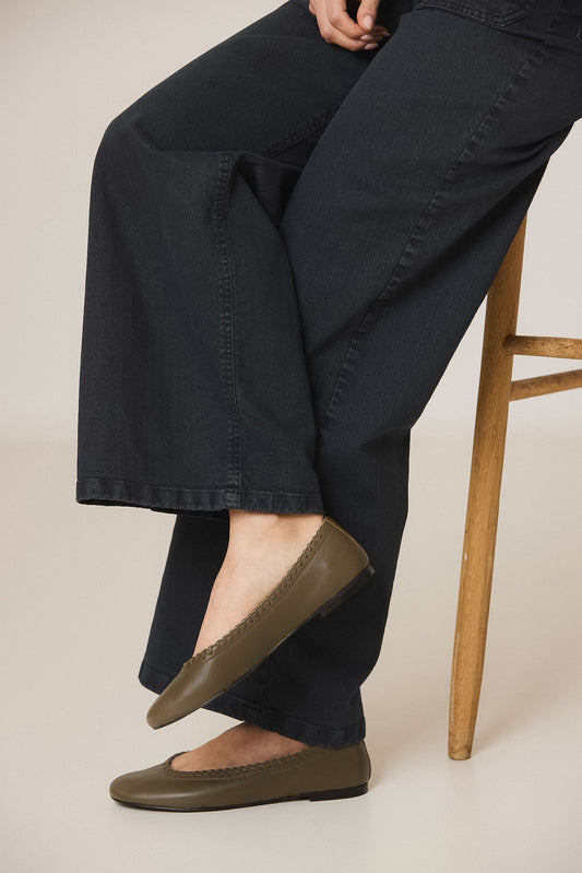 FLAT LEATHER BALLET FLATS 2
