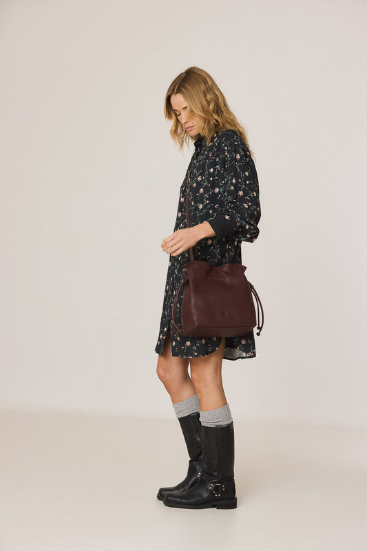 RUCHED-LEATHER SLING BAG 2