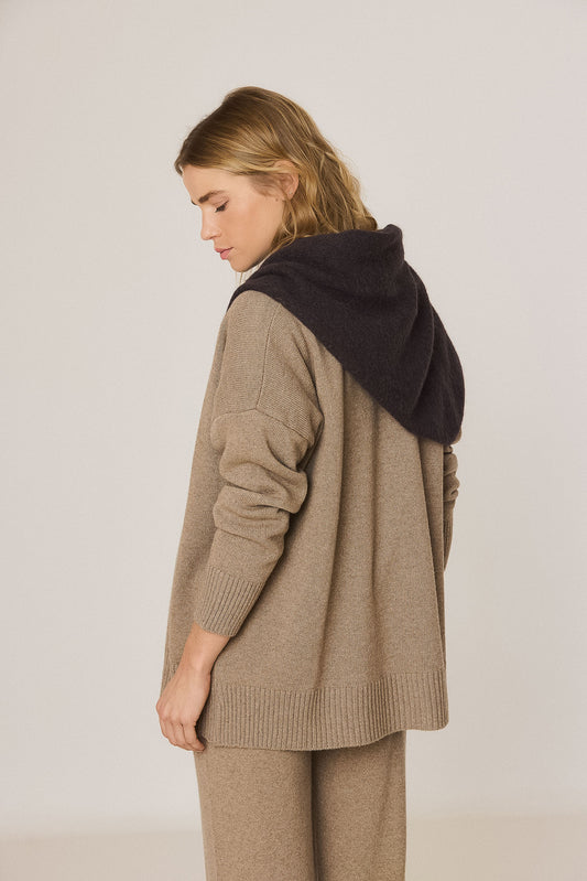 TRIANGULAR KNITTED SHAWL 3