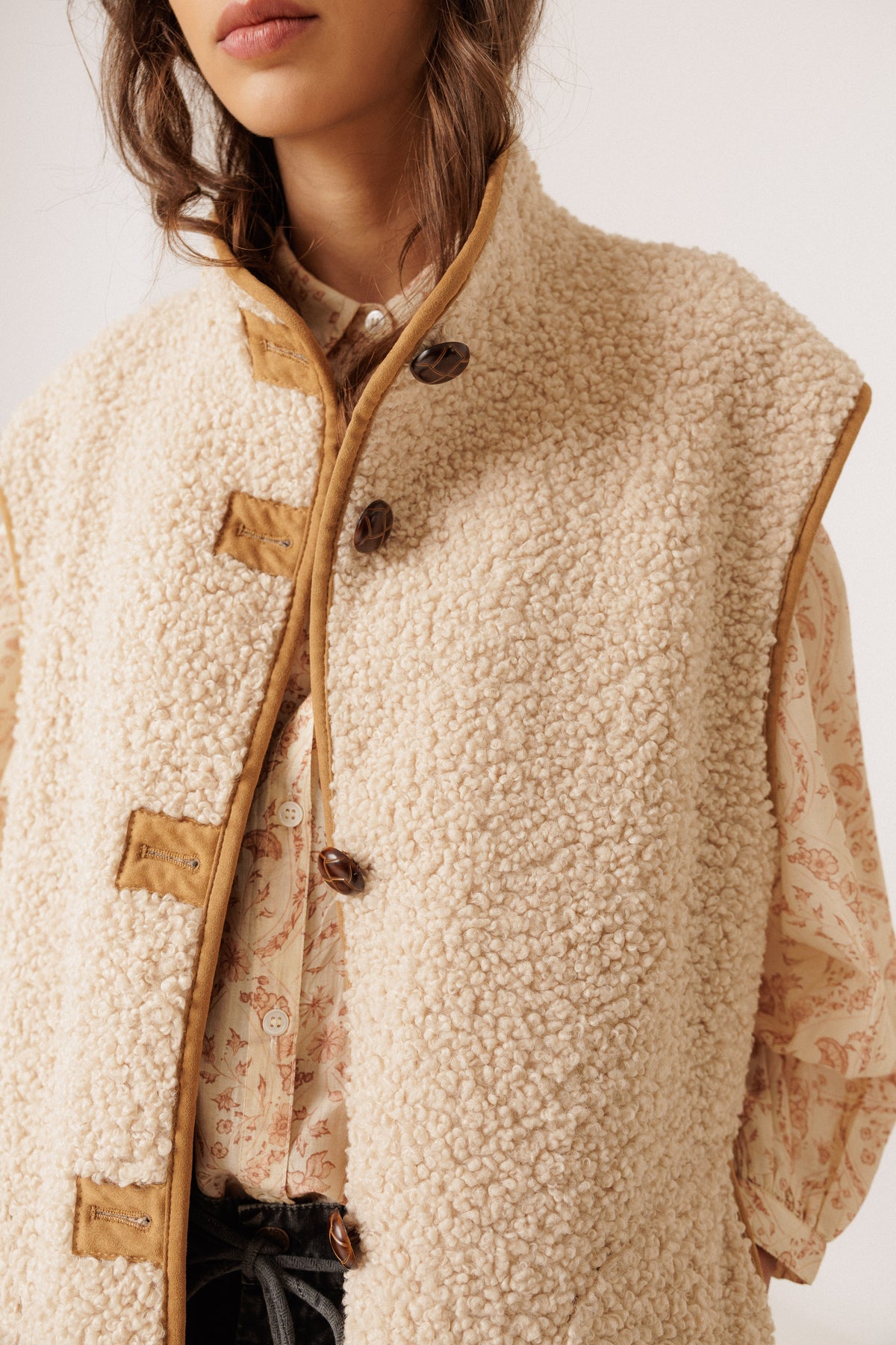 OVERSIZE SHEEPSKIN VEST