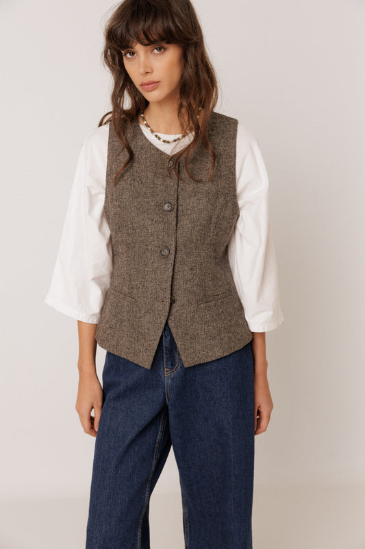 FITTED WOOL VEST 1