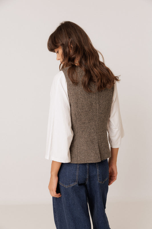 FITTED WOOL VEST 3