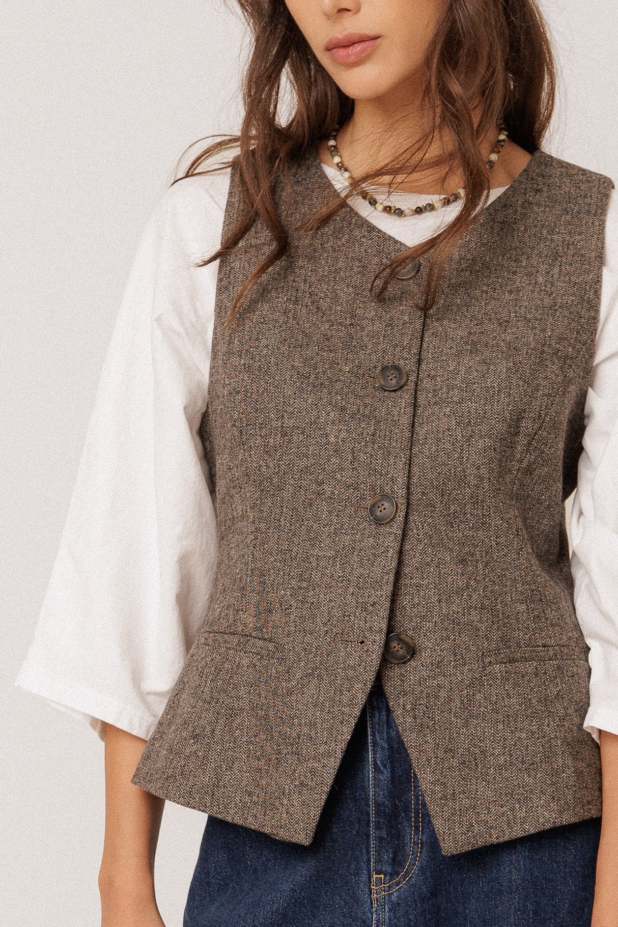 FITTED WOOL VEST