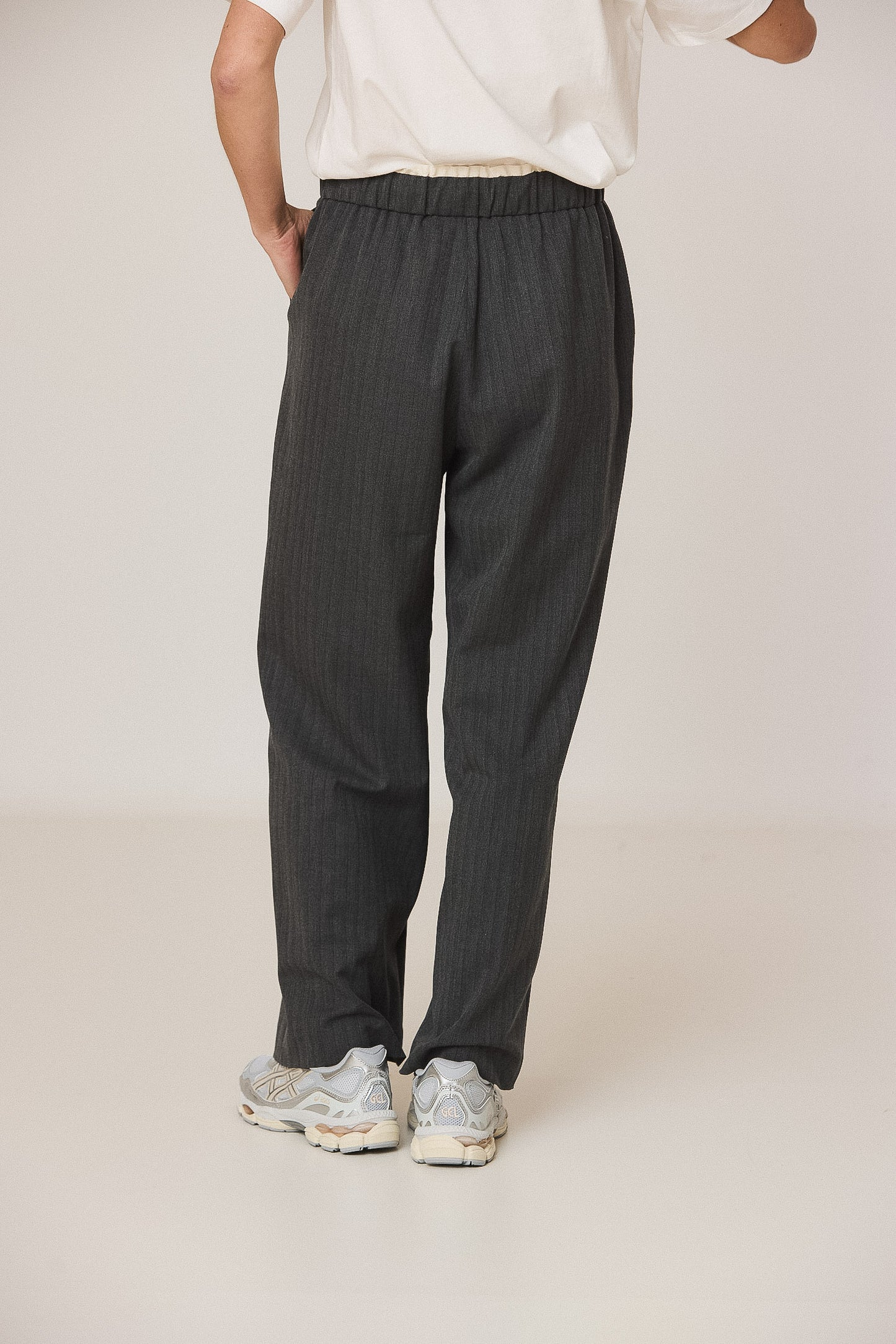 ELASTIC-WAISTBAND PANTS