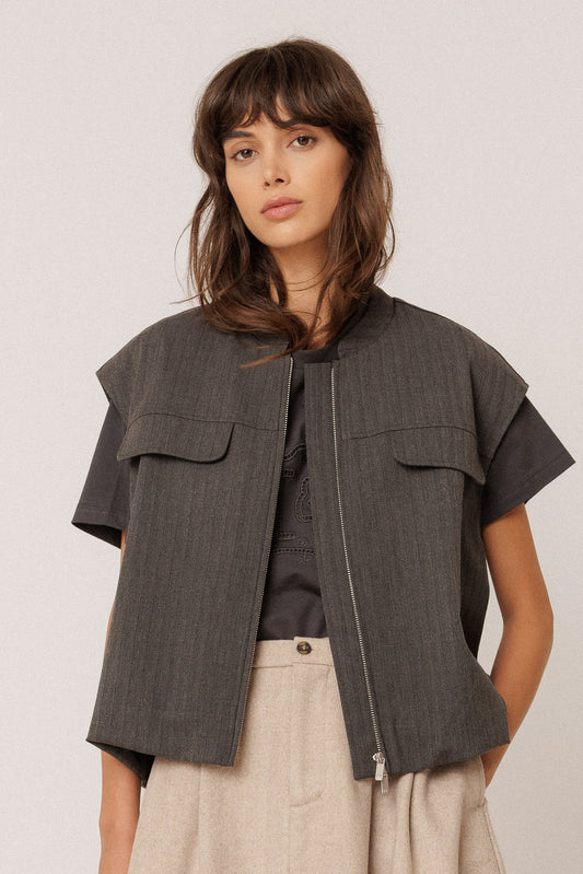 PUFFY-HEM VEST 1