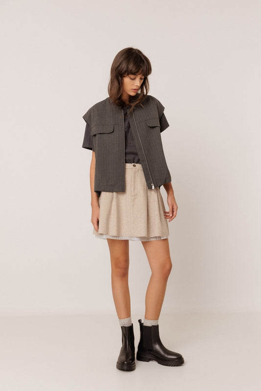 PUFFY-HEM VEST 2