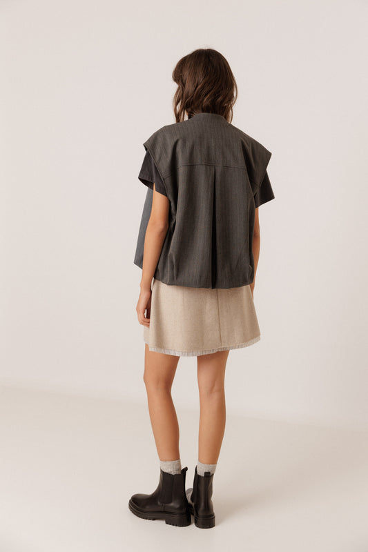 PUFFY-HEM VEST 4