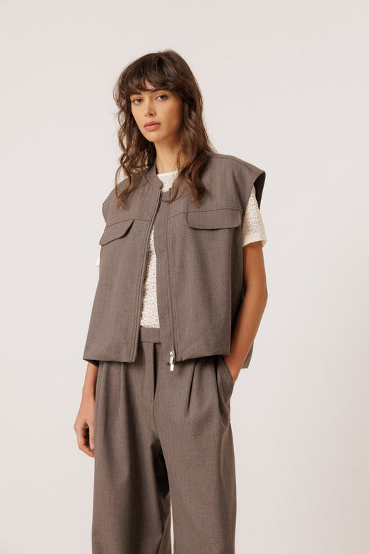 PUFFY-HEM VEST 1