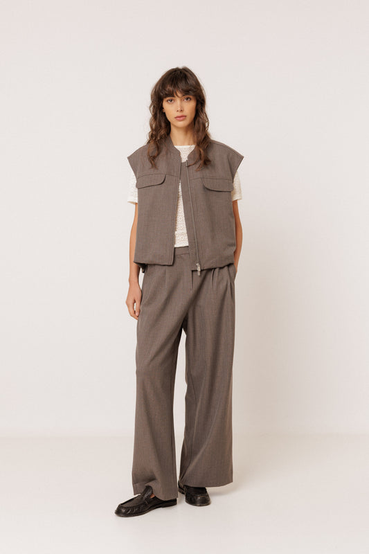 PUFFY-HEM VEST 2