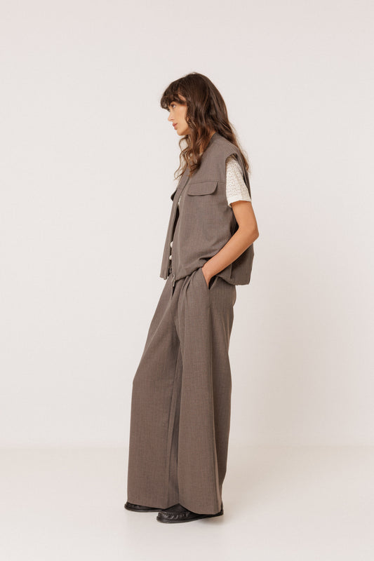 PUFFY-HEM VEST 3