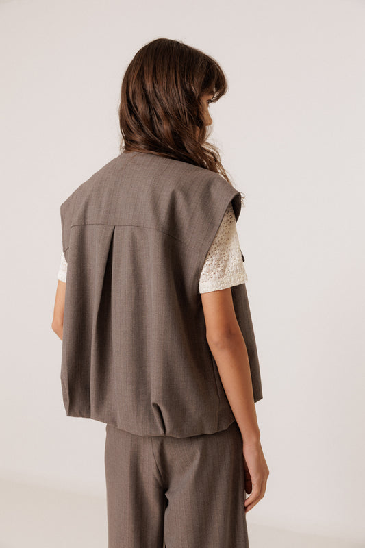 PUFFY-HEM VEST 4