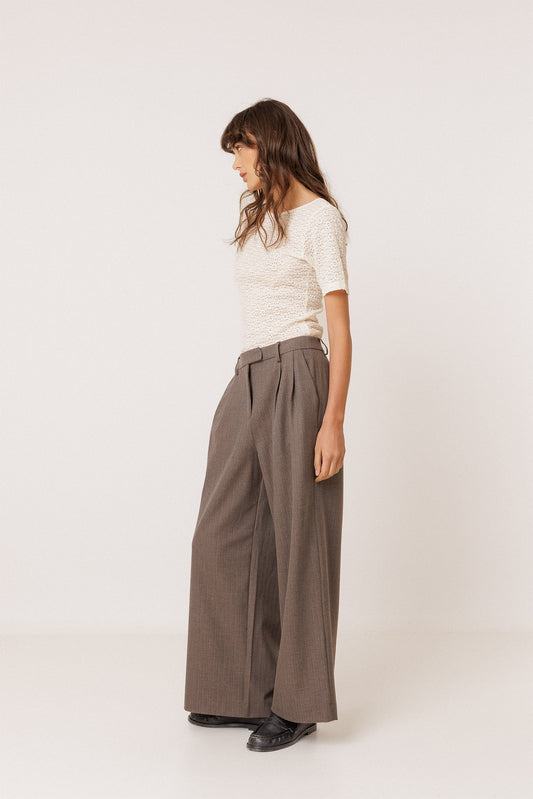 DRESSY PANTS WITH DARTS 1