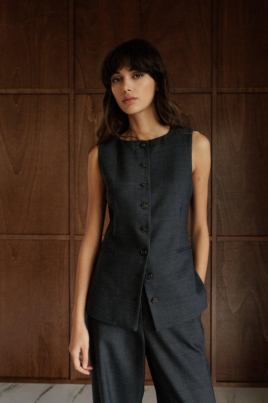FITTED VEST 1