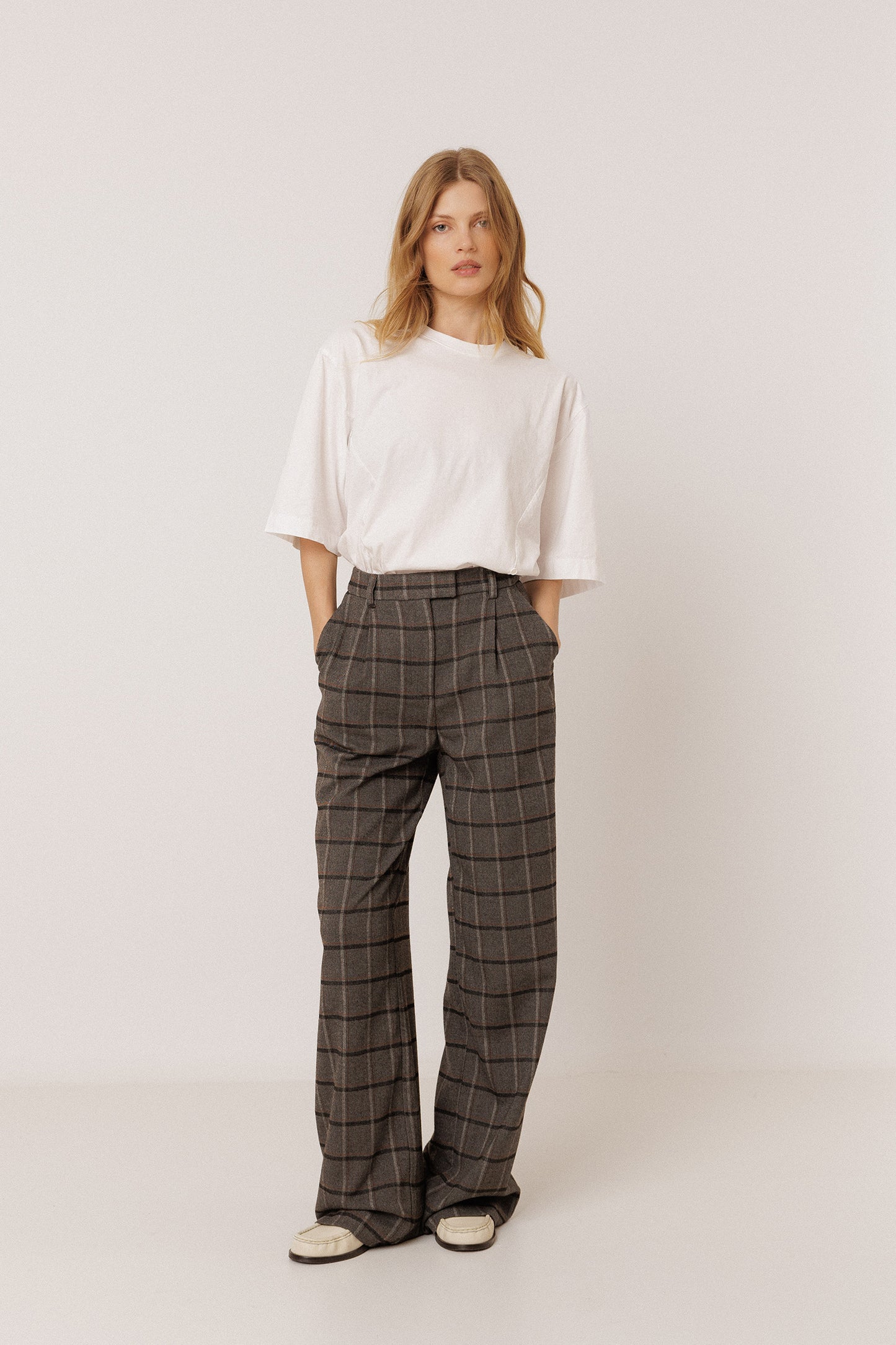 NOE PANTS WITH DARTS