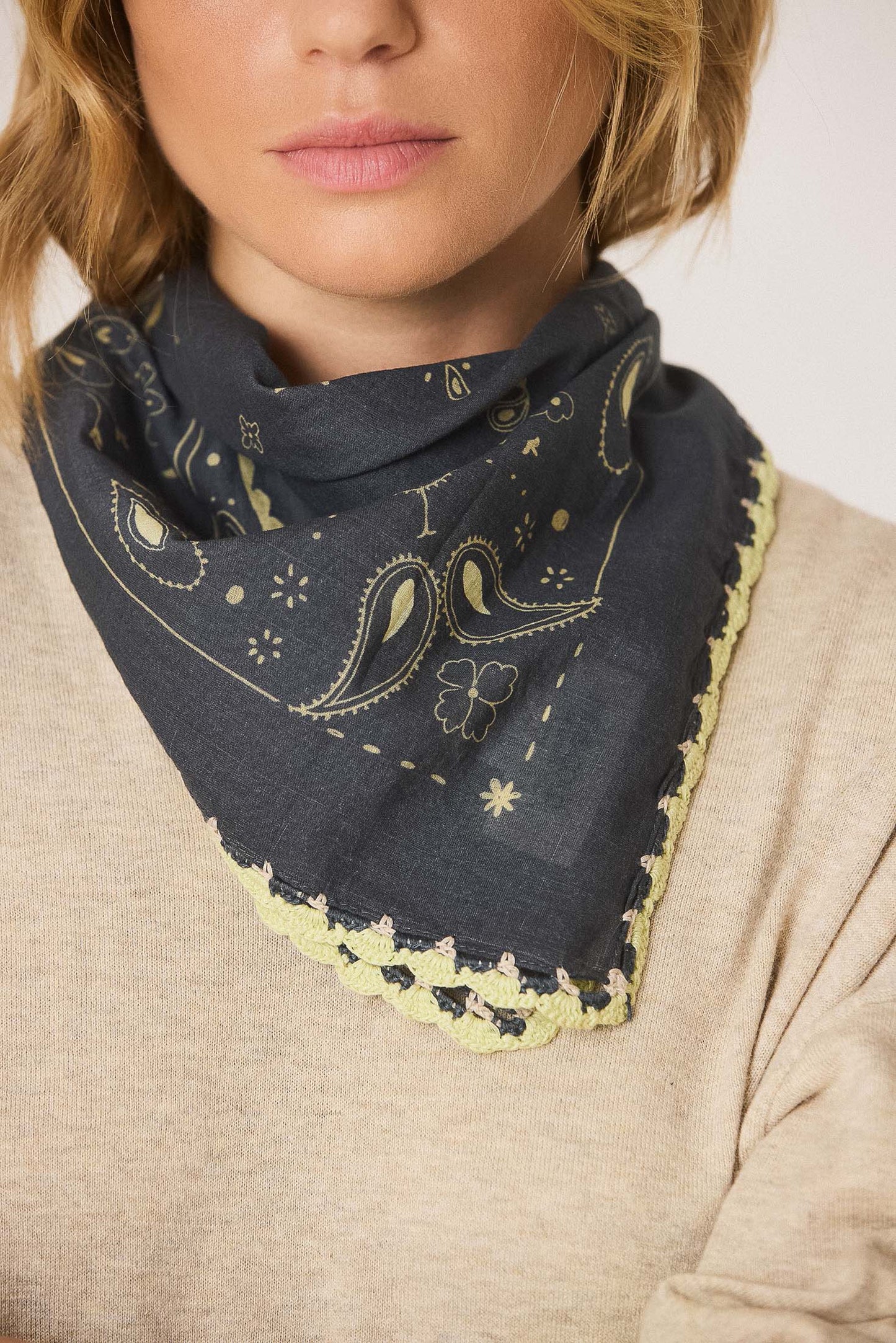 BANDANA WITH CROCHET TRIM
