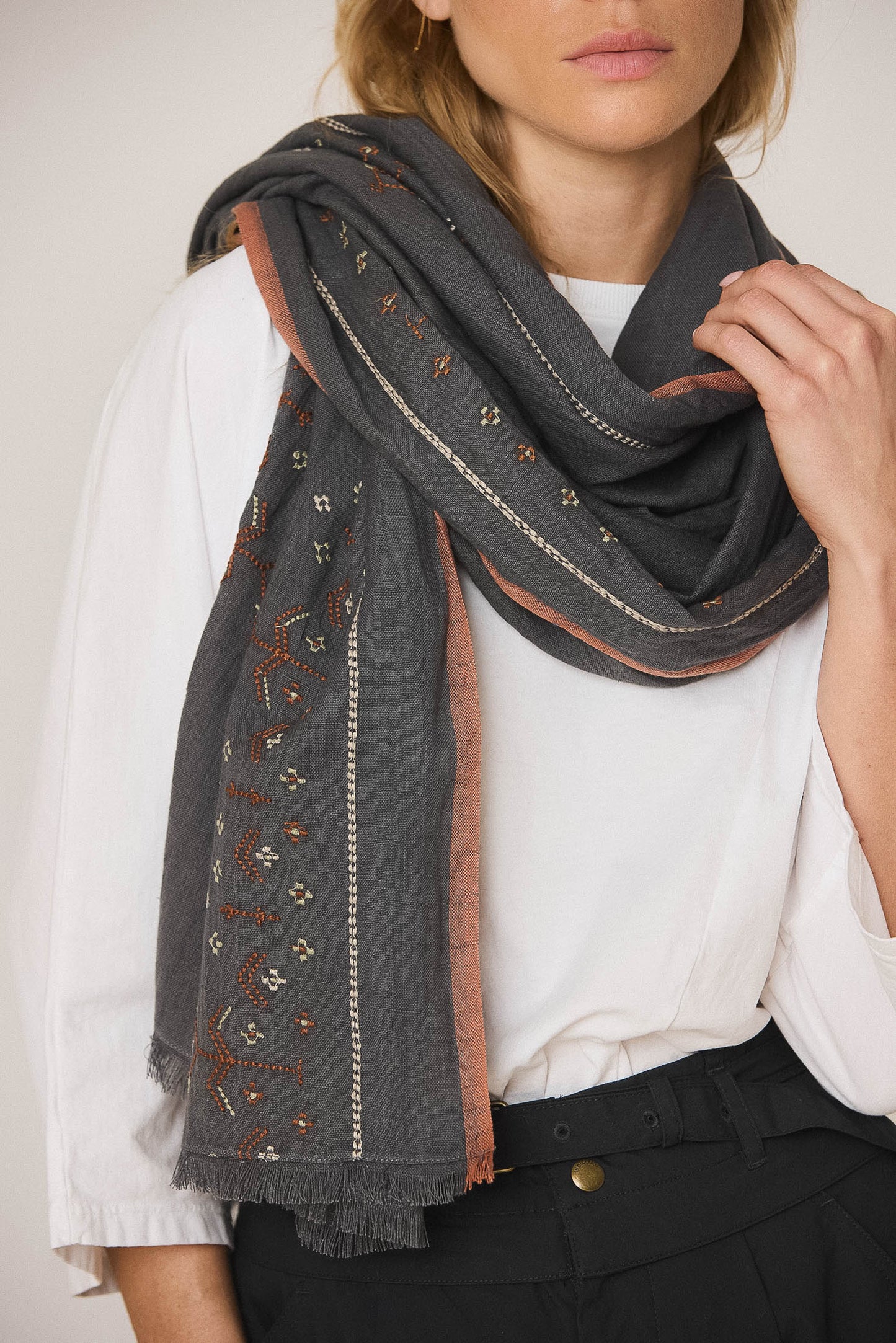EMBROIDERED BOHO FOULARD