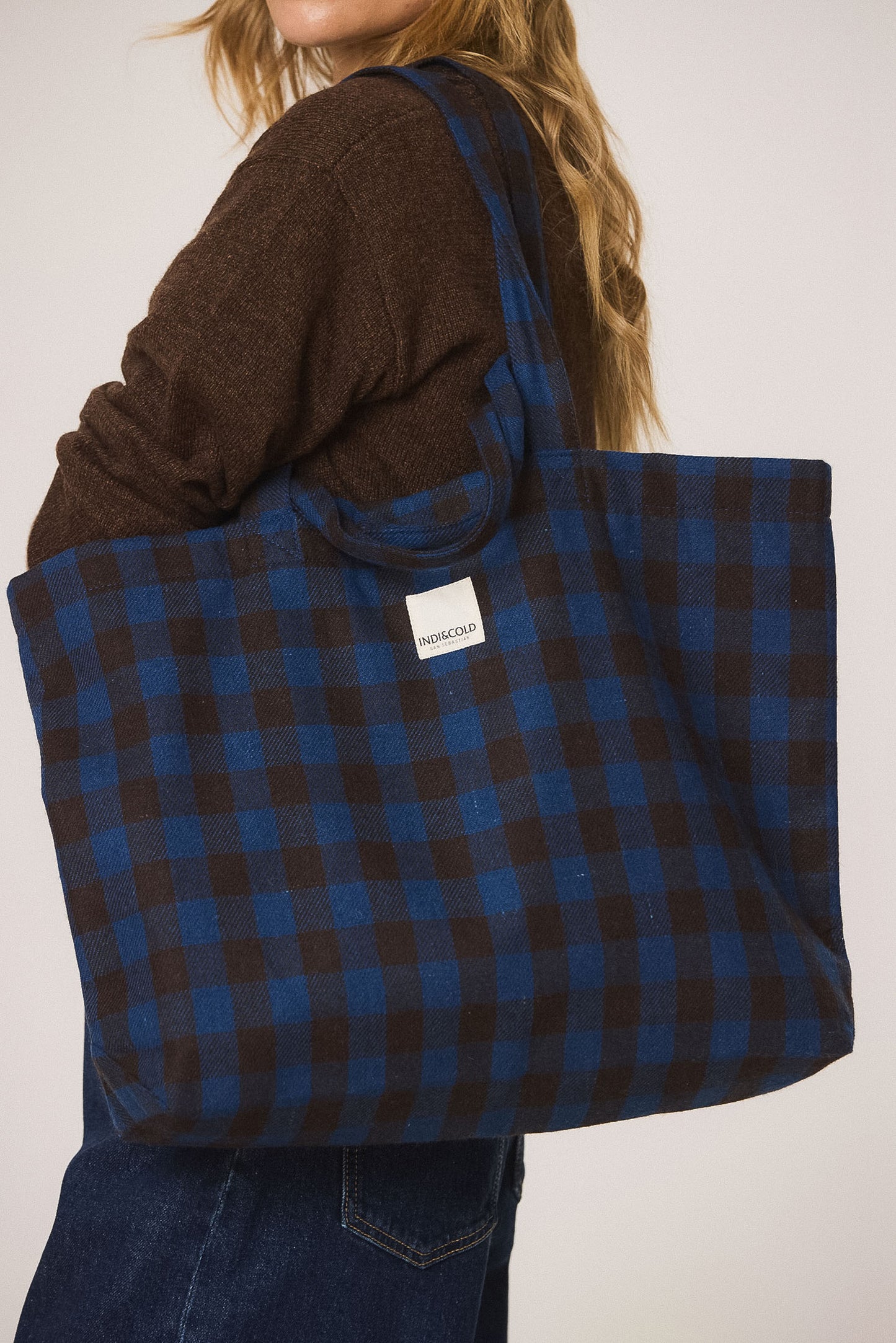 PLAID SHOPPER