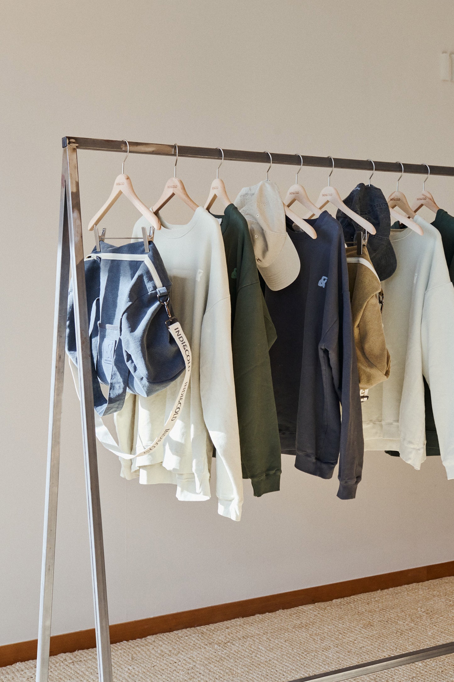 INDI&COLD SWEATSHIRT