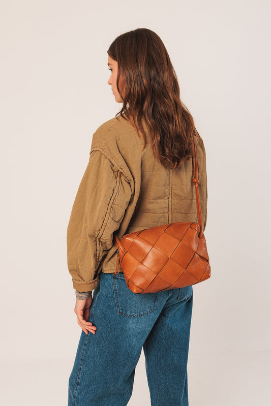 LEATHER BOX CROSSBODY BAG 4