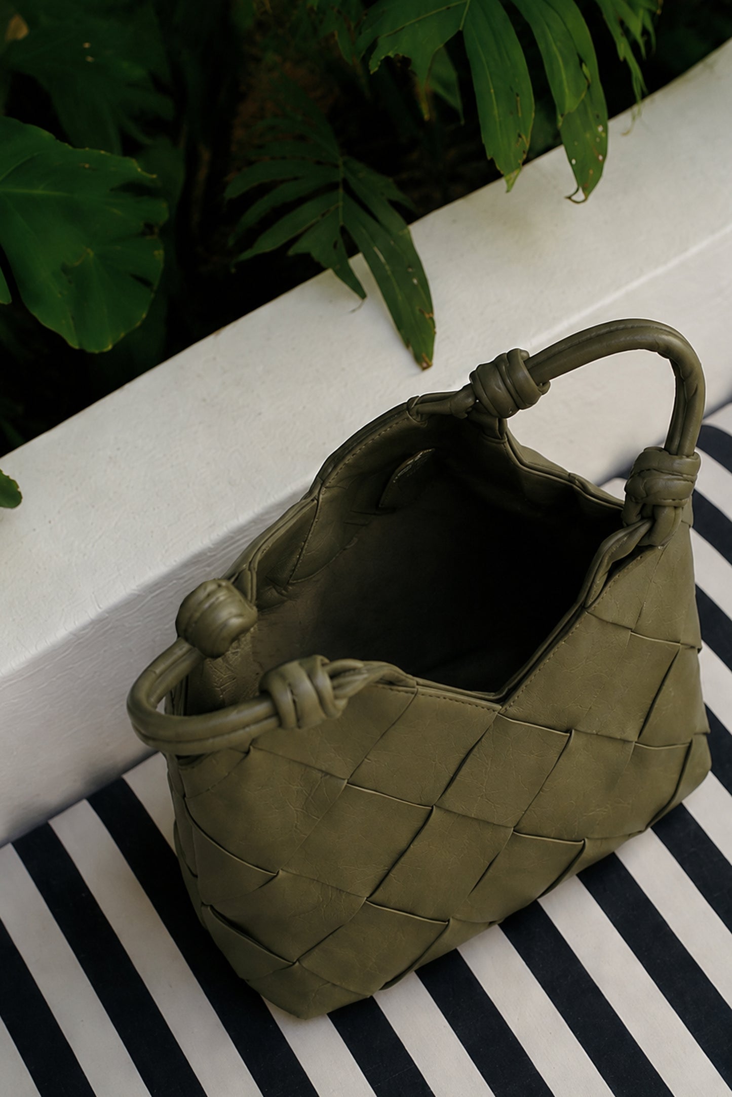 KNOTTED LEATHER BAG