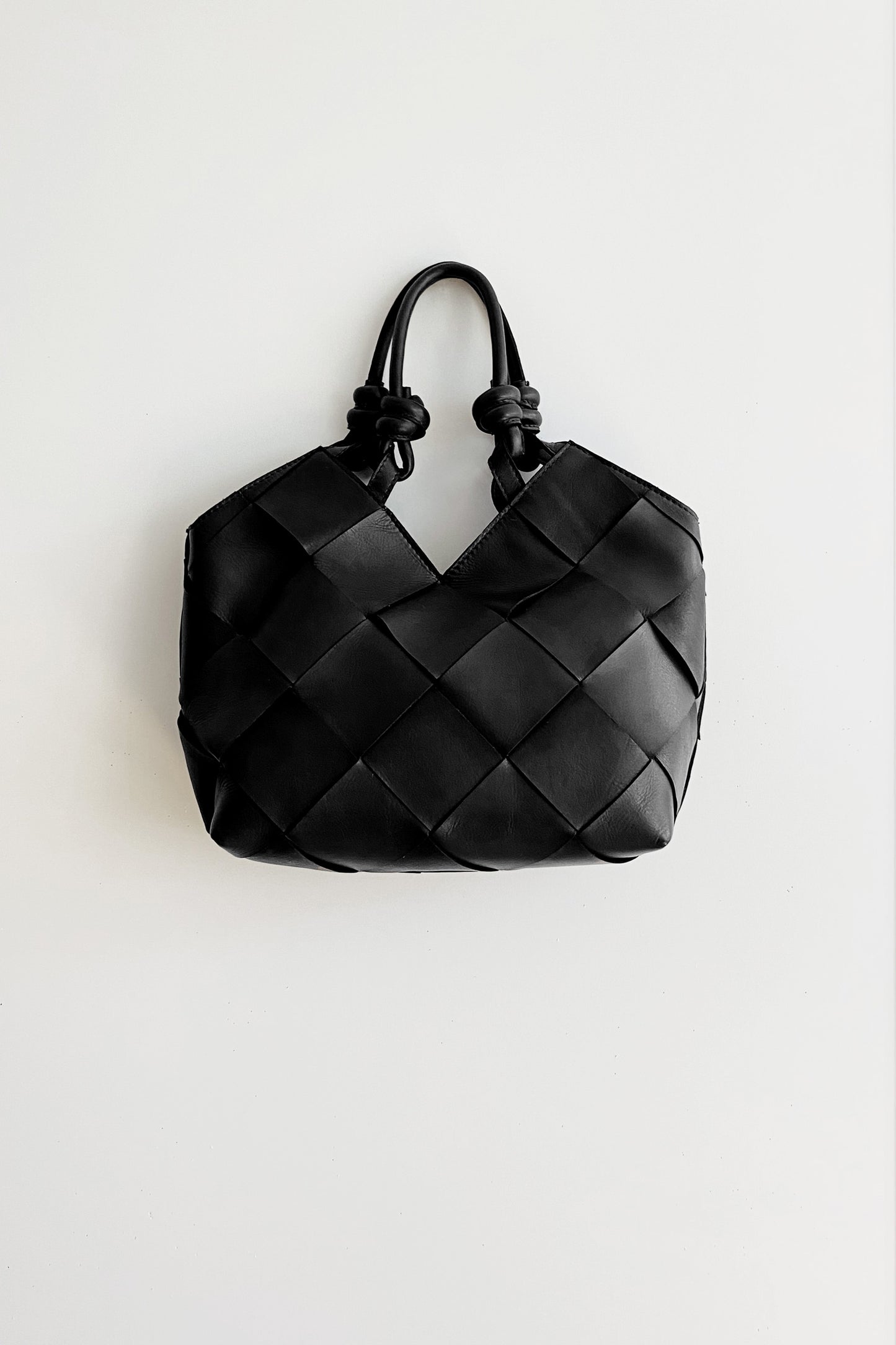 HOBO KNOTTED HANDLE BAG