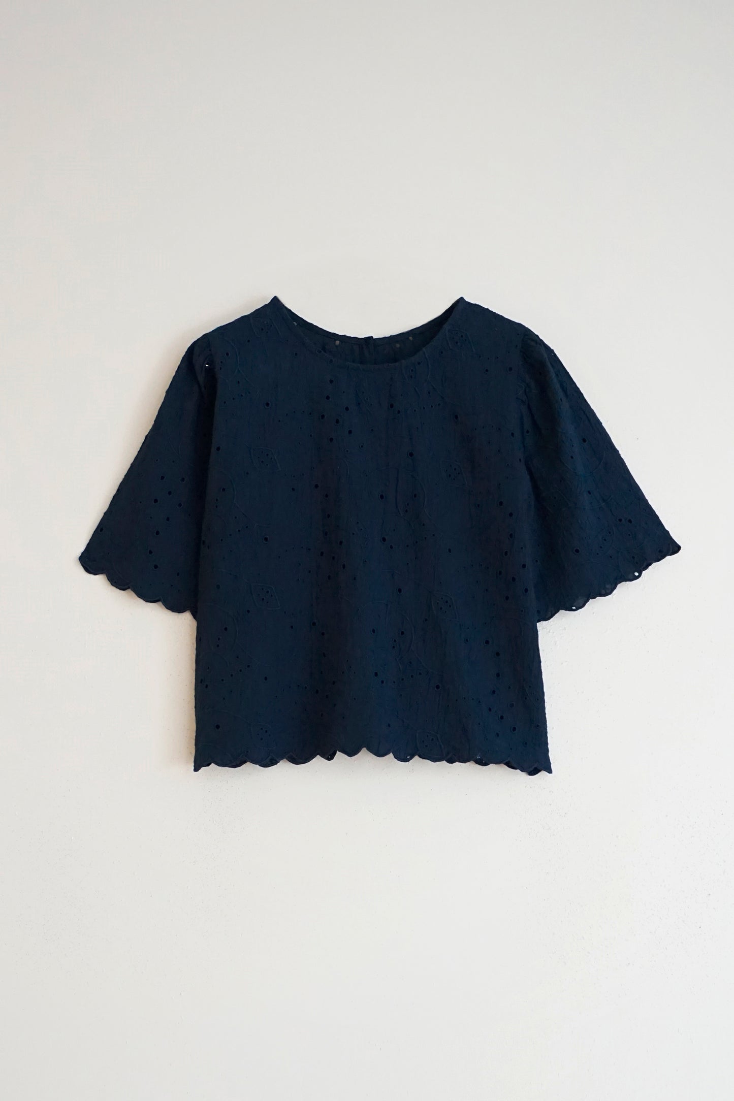 SCALLOPED-DETAILS SHIRT
