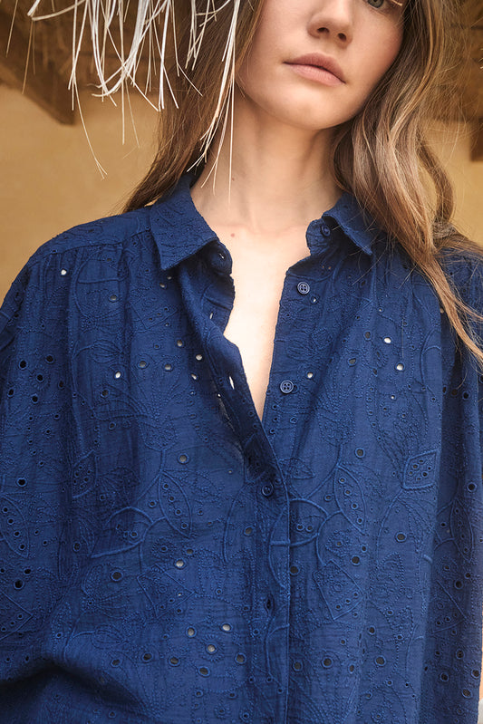 ROUNDED EMBROIDERED SHIRT