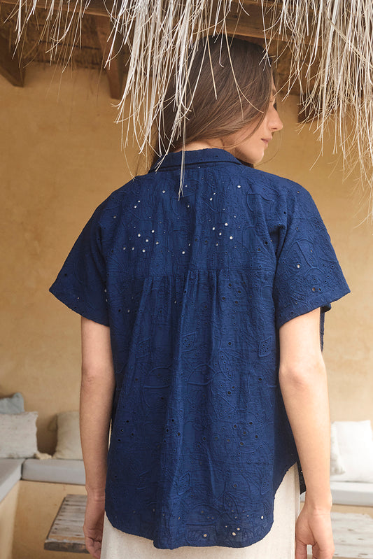 ROUNDED EMBROIDERED SHIRT