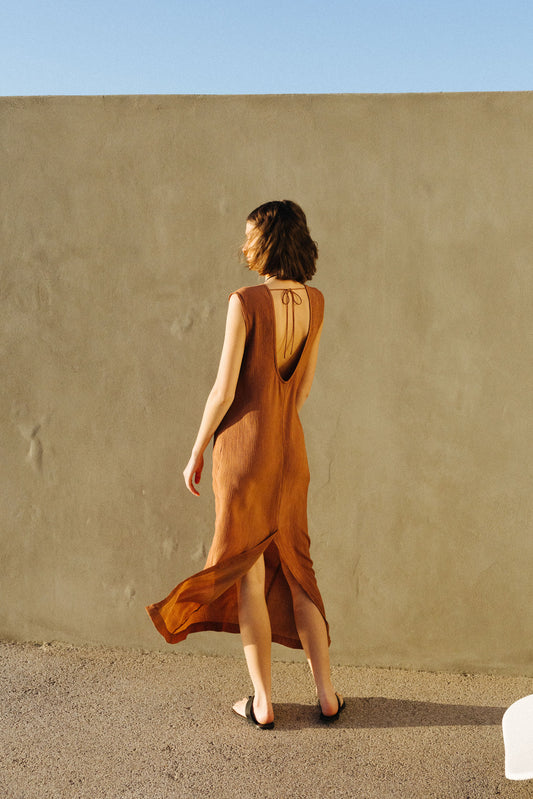 [CL] FITTED TEXTURED DRESS