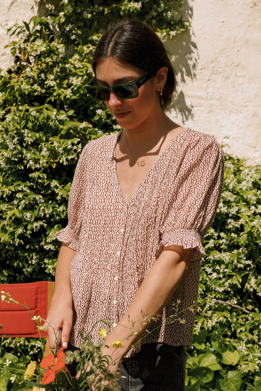 ELASTIC SHORT SLEEVE SHIRT