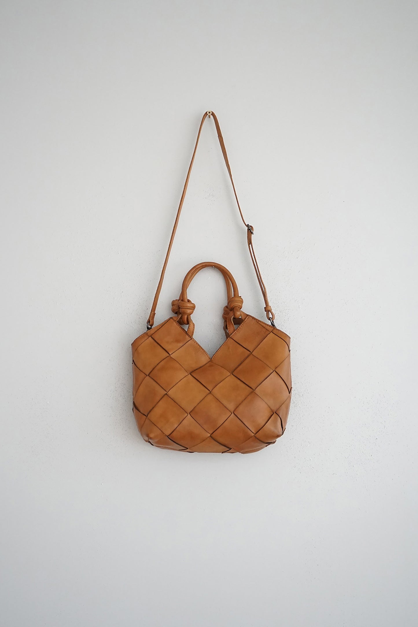 HOBO KNOTTED HANDLE BAG