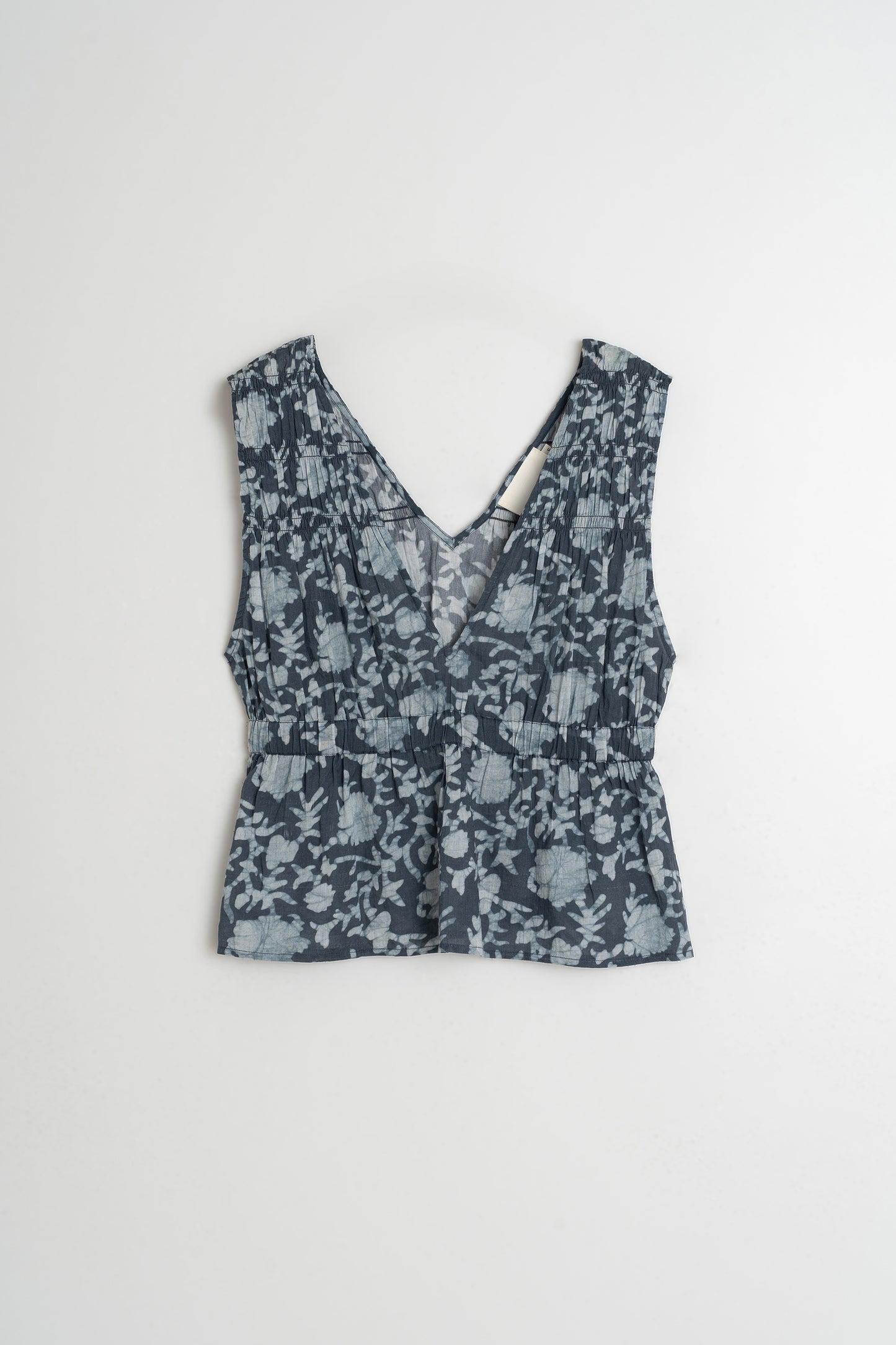 [CL] TOP WITH ELASTIC DETAILS