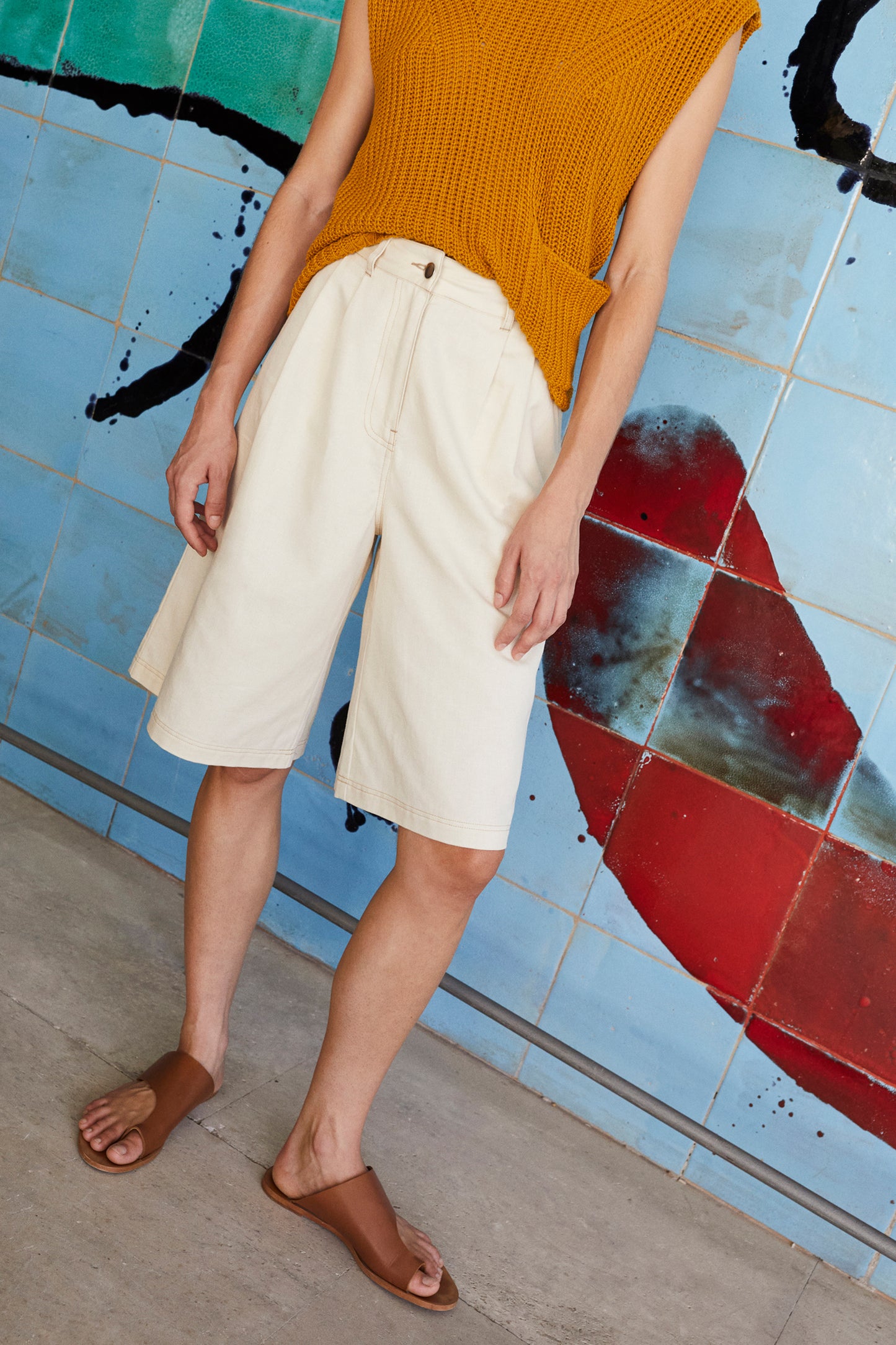 GABARDINE CONTRAST BERMUDA SHORTS