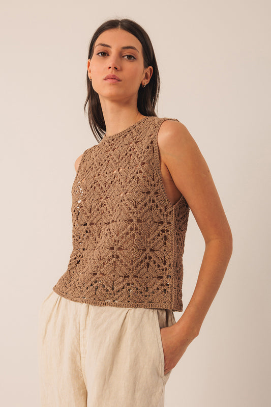 BUTTON-UP CROCHET TOP