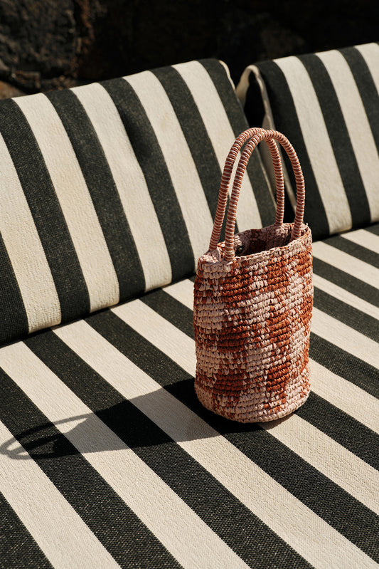 RAFFIA BUCKET BAG
