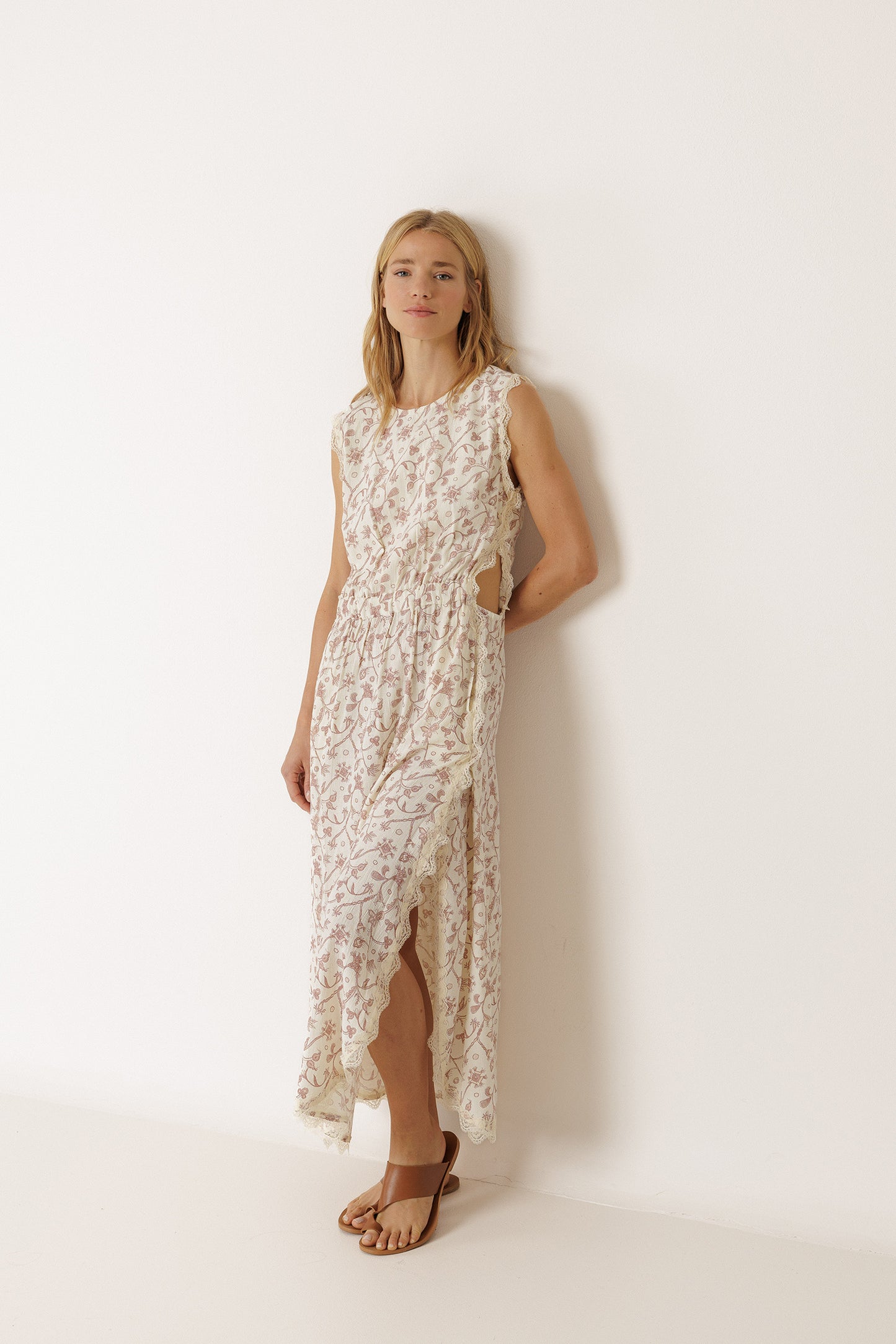 LONG LACE DRESS