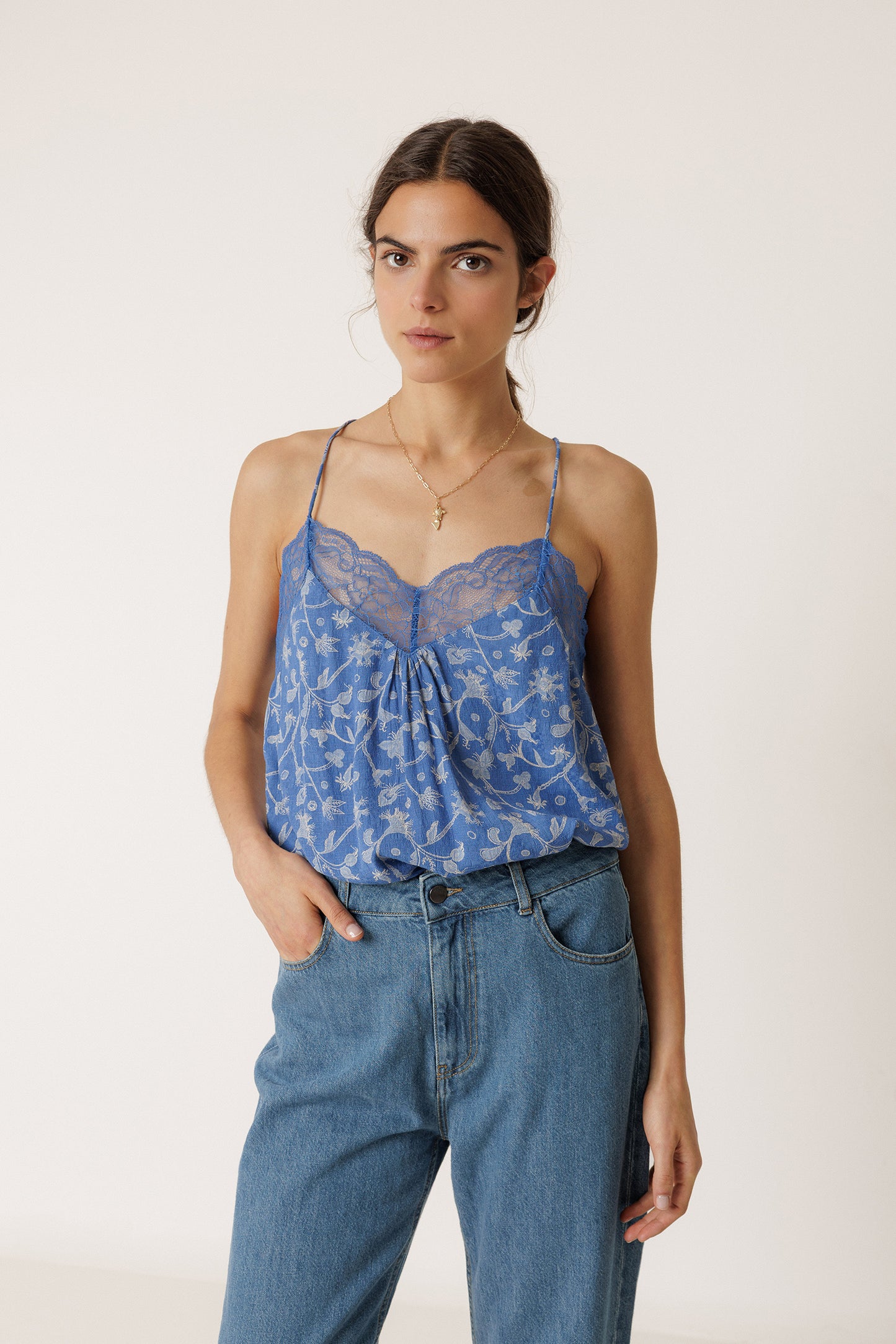 SLIP TOP WITH LACE