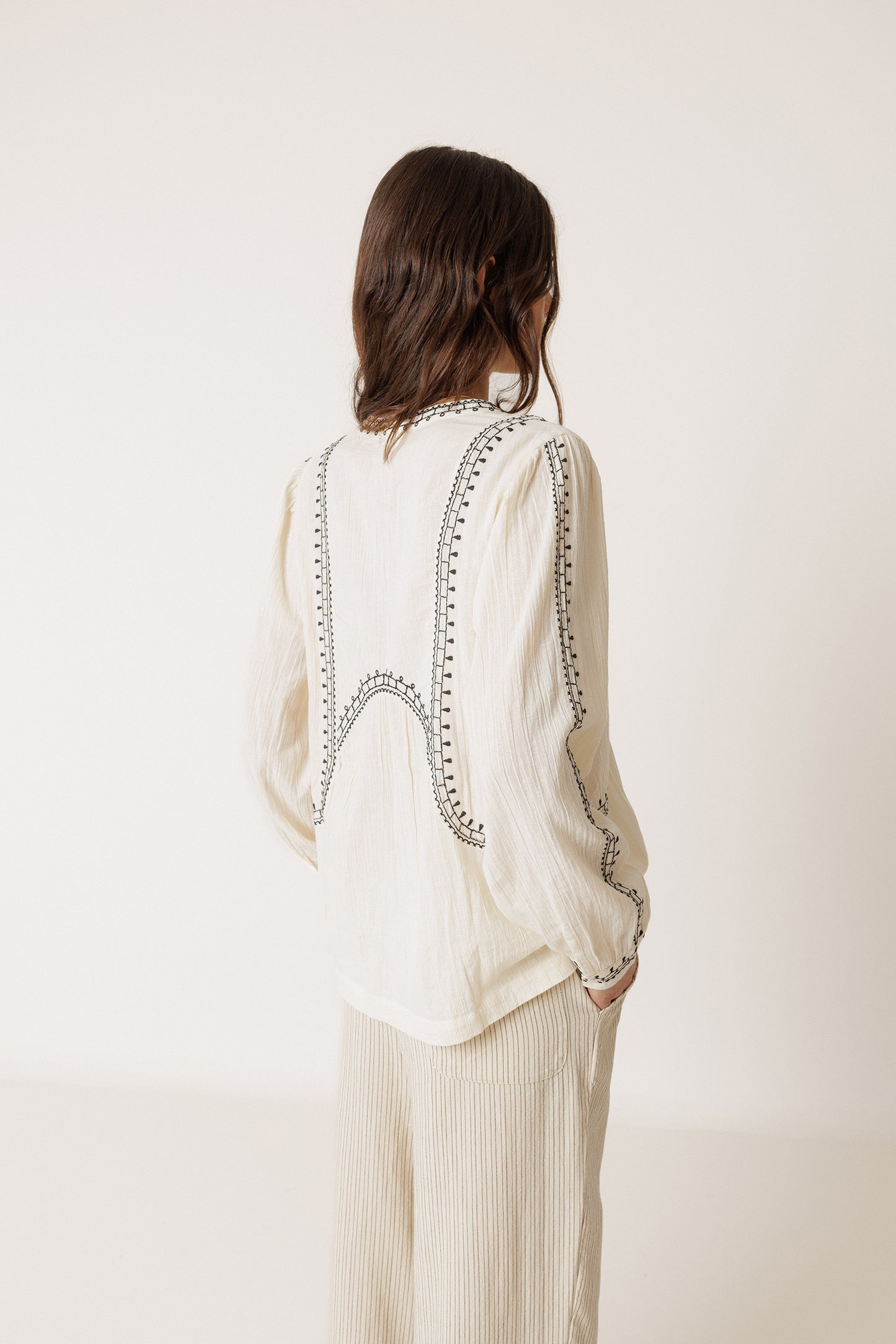 ETHNIC-EMBROIDERY BLOUSE
