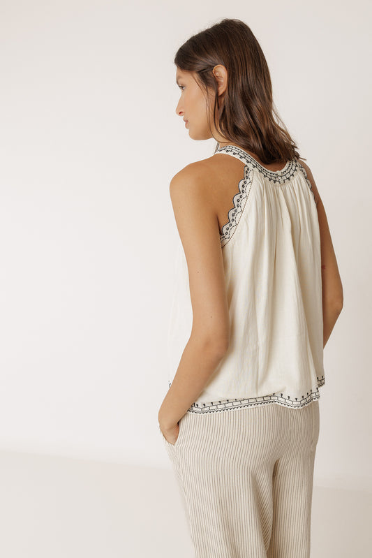 CONTRAST-EMBROIDERY TOP 4