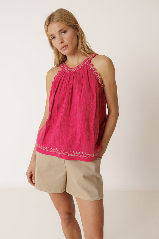 [CL] CONTRAST-EMBROIDERY TOP 2