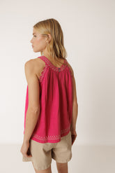 CONTRAST-EMBROIDERY TOP