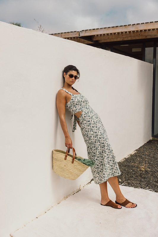 BACKLESS DRESS 5