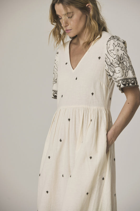EMBROIDERED DRESS 4